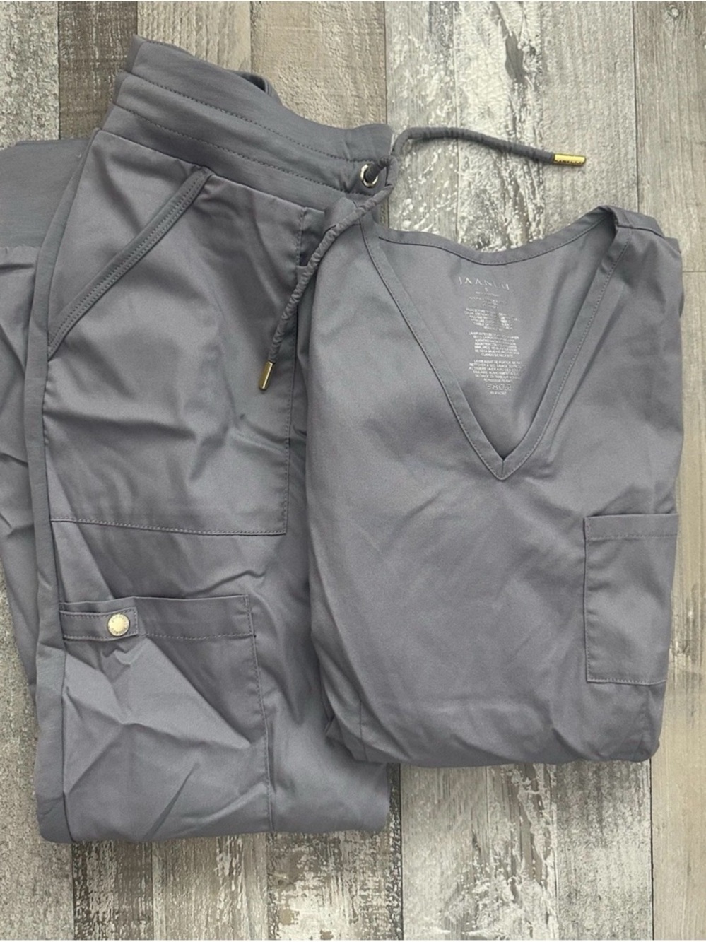 Jaanu Gray Scrub Set V Neck Top & Drawstring Jogger Pants Size Small